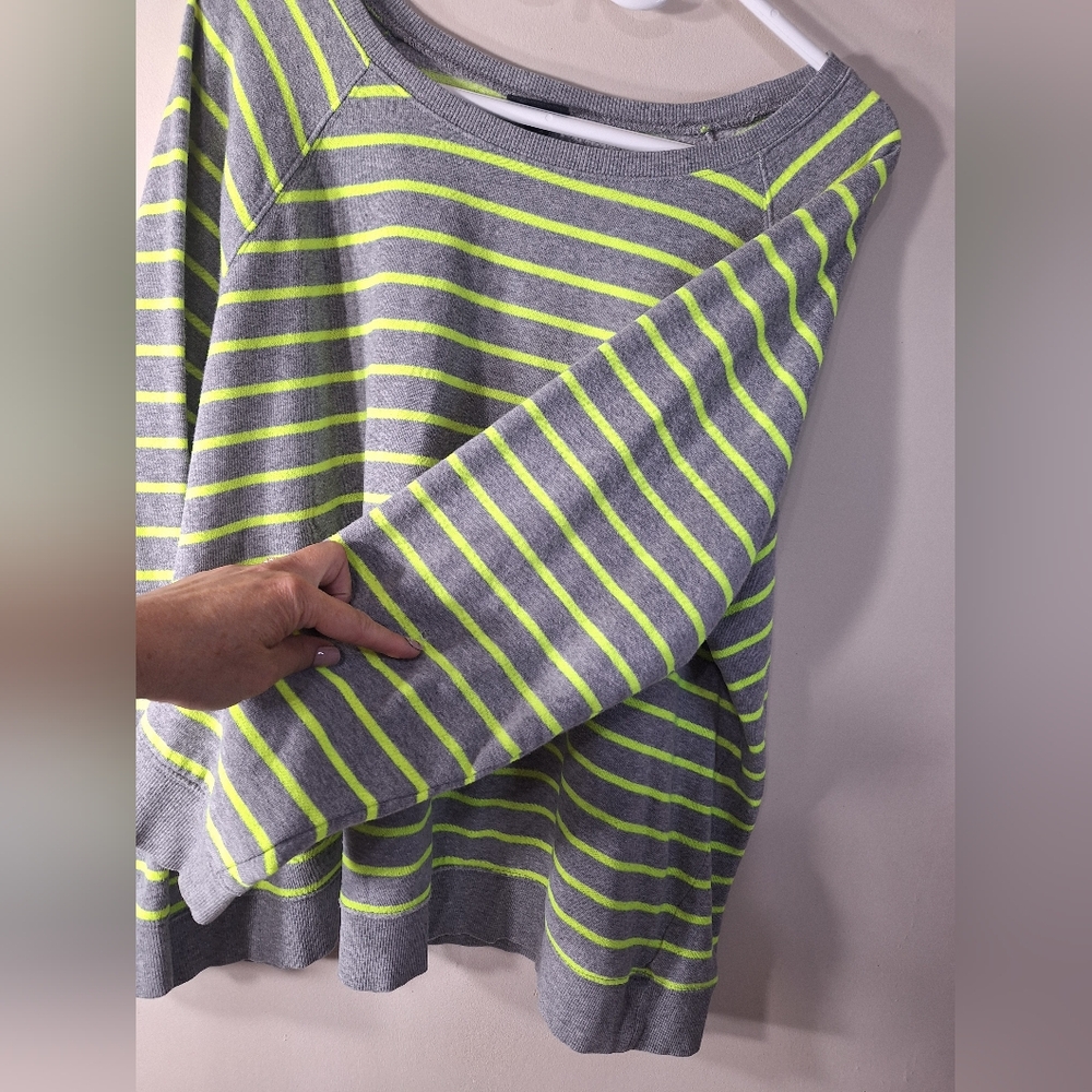 Torrid Grey & Neon Yellow Stripe Fleece Raglan Sweatshirt | Size 2 - Picture 8 of 10